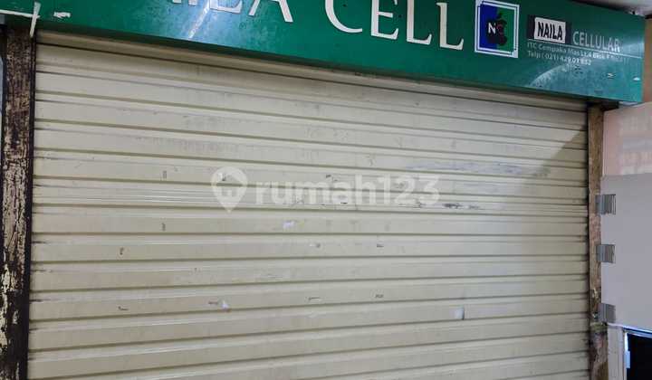 Cheap Hook Kiosk at ITC Cempaka Mas Third Floor, Central Jakarta