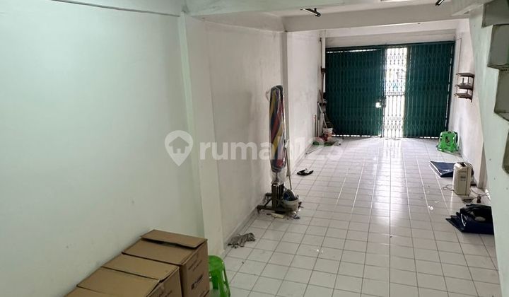 Ruko Kunir Street Near Old Town West Jakarta 2