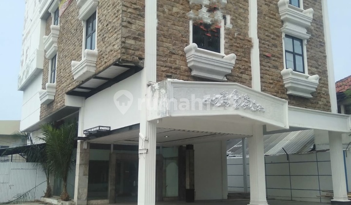 Daan Mogot Raya Cengkareng Five-Story Building Suitable for Office Daan Mogot Raya Cengkareng Five-Story Building Suitable for Office