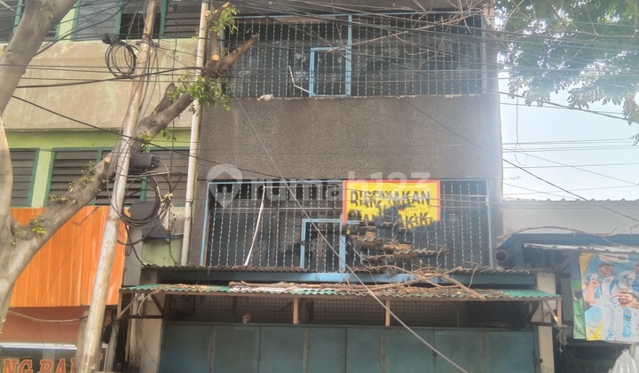 Ruko Tiga Setengah Lantai Roxy Jakarta Pusat