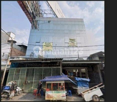 Ruko Gandeng 5 Lantai Roxy Saat Ini Sedang Direnovasi 1