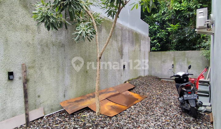 Rumah Modern Industrial 2 Lantai di Wedomartani, Ngemplak - Sleman 2