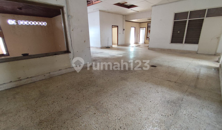 Strategic Location Building Pakuningratan Cokrodiningratan Jetis Yogyakarta