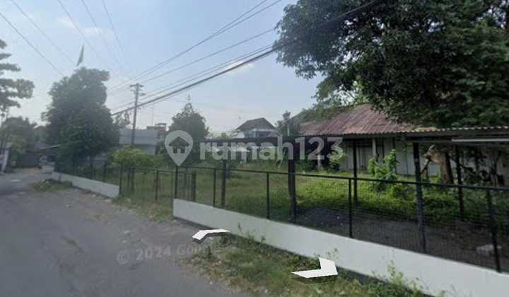 Investasi Tanah Pekarangan 985 Meter Persegi lokasi Dekat Manna Kampus Godean.