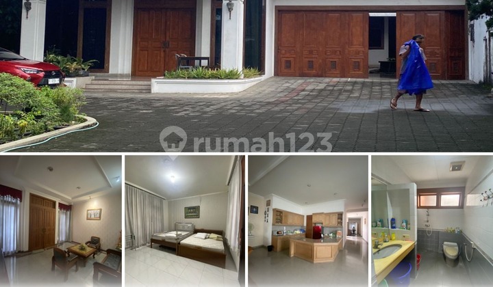 Rumah Old Money Kotabaru