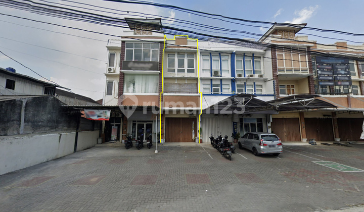 Ruko 95 Meter Persegi Berada di Jalan Lowanu, Umbulharjo, Yogyakarta.