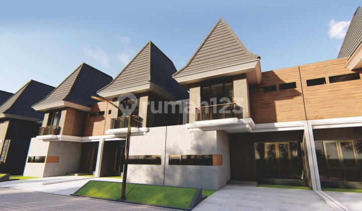 Two-Story Villa House Strategically Located Near North Ring Road Two-Story Villa House Strategically Located Near North Ring Road
