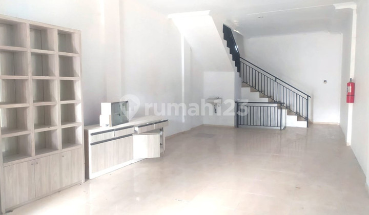 For Rent: 2-Story Shop House in a Strategic Location on Palagan Street For Rent: 2-Story Shop House in a Strategic Location on Palagan Street