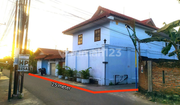 Building Suitable for Business Space or Office 5 Minutes From Jl. Jogja Ring Road Selatan