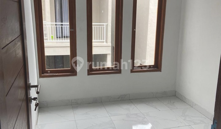 For Sale, New House, 2 Floors Location Gn Mas, Padangsambian Kelod