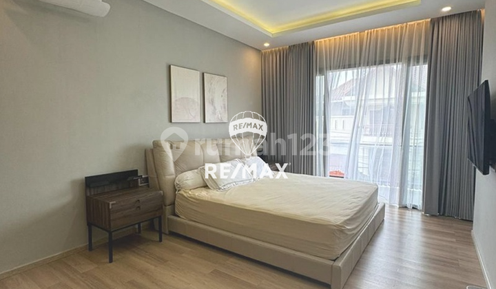 For Sale - Rumah Mewah 2 Lantai di Renon 1