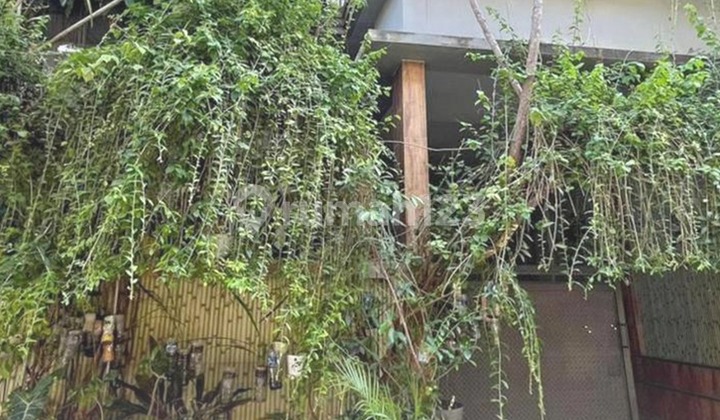 DIJUAL RUMAH 2 LANTAI SEMI FURNISHED DI RENON