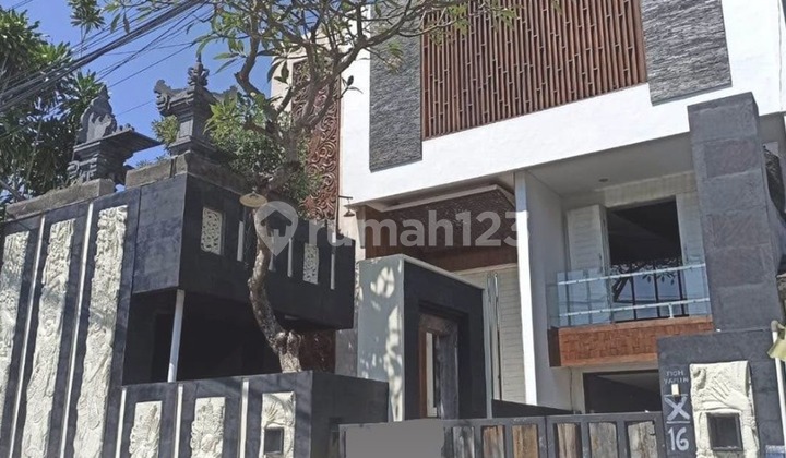 DIJUAL RUMAH LANTAI 2, DAERAH RENON - DENPASAR TIMUR