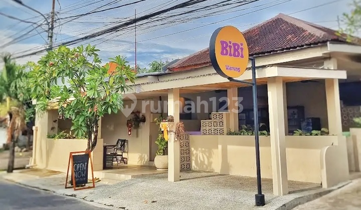 Restaurant Strategic In Padonan Canggu