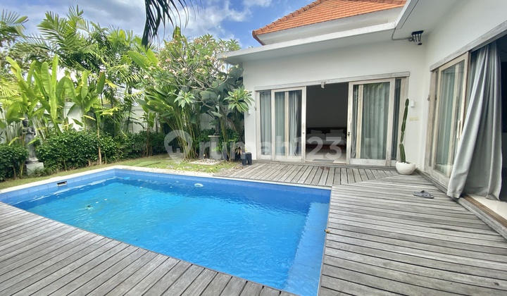 Villa Rice Field View Fully Furnished In Berawa Canggu