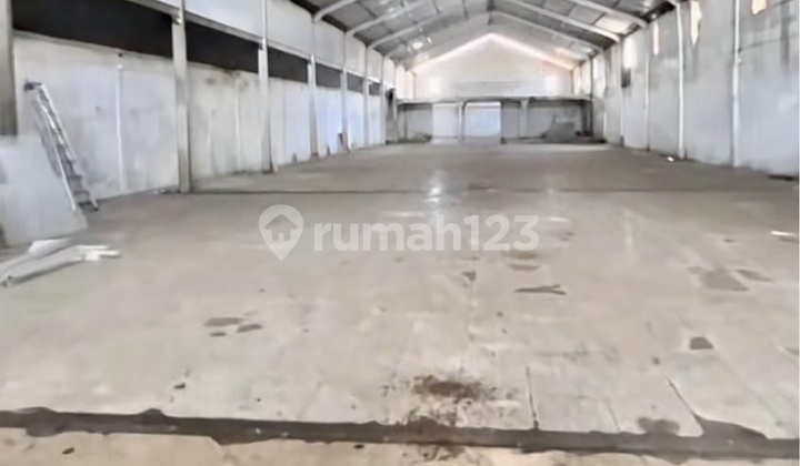 Gudang Besar Strategis di Pulau Bungin Denpasar