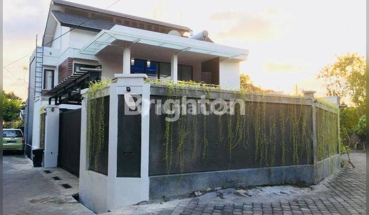 Rumah dengan Kolam Renang Area Mahendradatta Utara 1