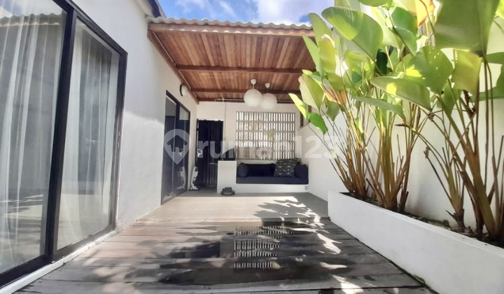 Rumah Semi Villa Fully Furnished di Padonan Canggu