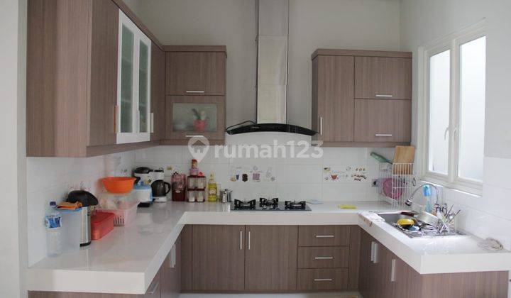 dapur dijual rumah mewah di perumahan