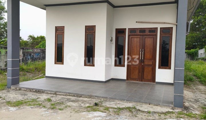 Rumah Siap Huni Halaman Luas Di Tengah Pusat Kota Singkawang Rumah Siap Huni Halaman Luas Di Tengah Pusat Kota Singkawang
