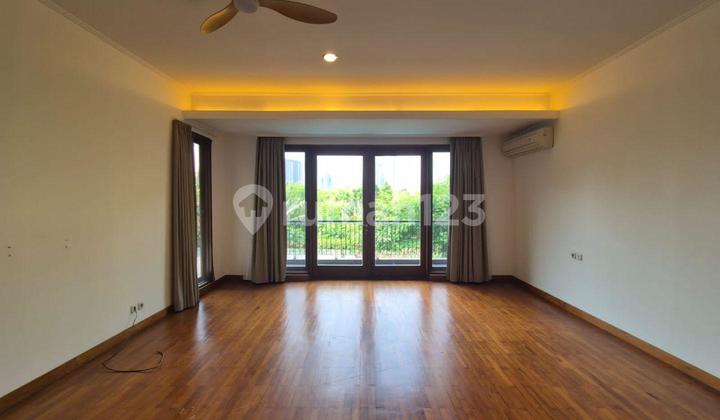 Disewakan Rumah Tropical 5 Kamar Pejaten Jakarta Selatan