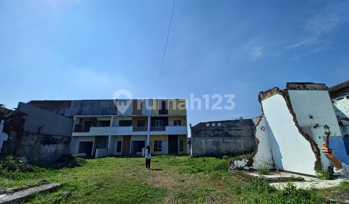 Include Public Facilities on Roadside Plots with SHM Strategic Location