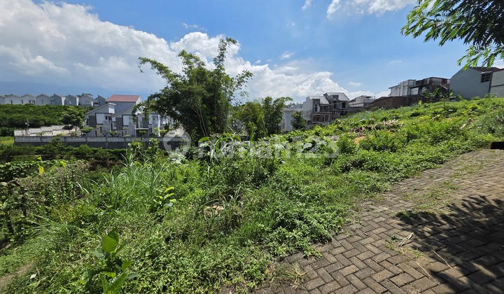 5 Menit Umm Tanah Malang SHM Split View Pegunungan