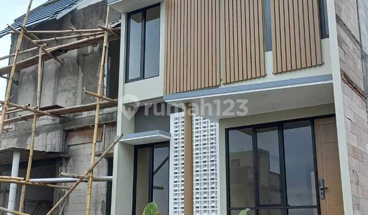 Premium Villa in Batu city, strategic location near the tourist park. Premium Villa in Batu city, strategic location near the tourist park.