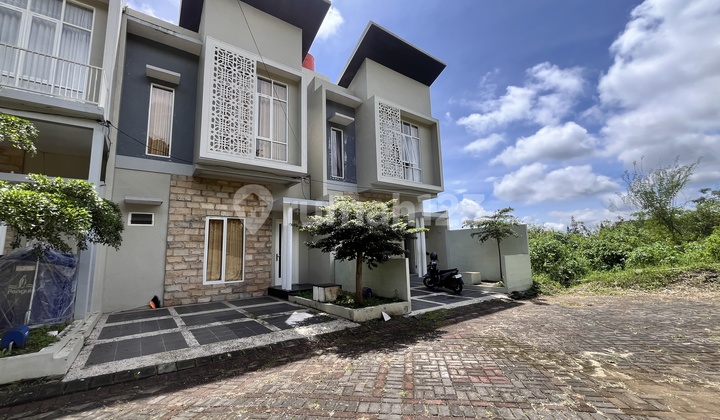 Akses 2 Mobil Villa Modern Batu Bayar Angsur Area Wisata