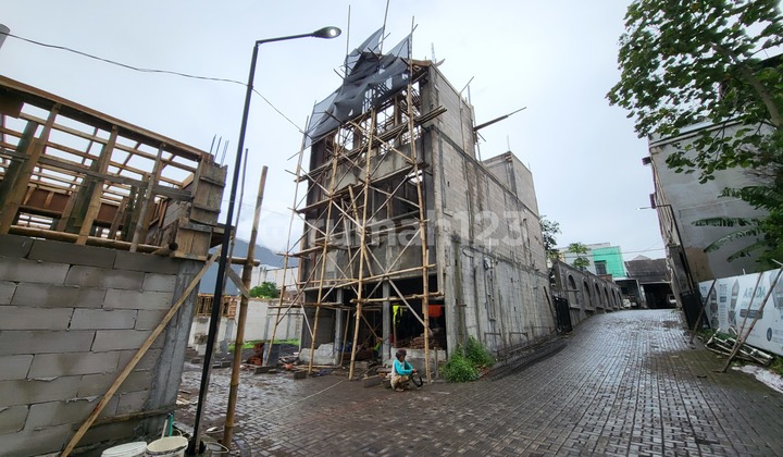 Laku Keras! Sisa 1 Unit Saja, Rukost di Jalan Saxophone Dekat Umm