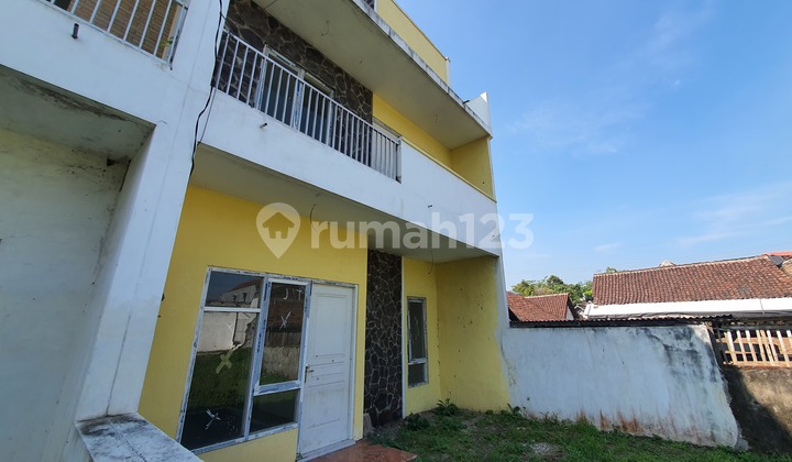 Two-Story House by the Main Road Bumiayu! 2