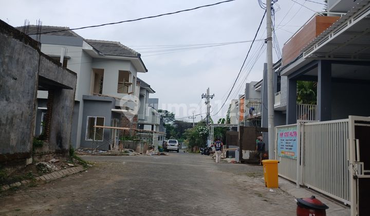 Two-story Ruko behind Muhammadiyah University of Malang 2