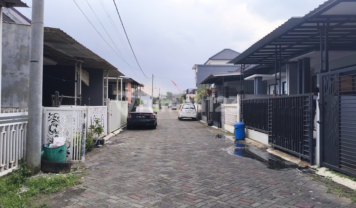 For sale, 36-type house in a housing complex, installments and KPR available. 2