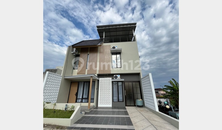 For Sale Villa in Batu City 3 Floors Panoramic View Fully Furnished