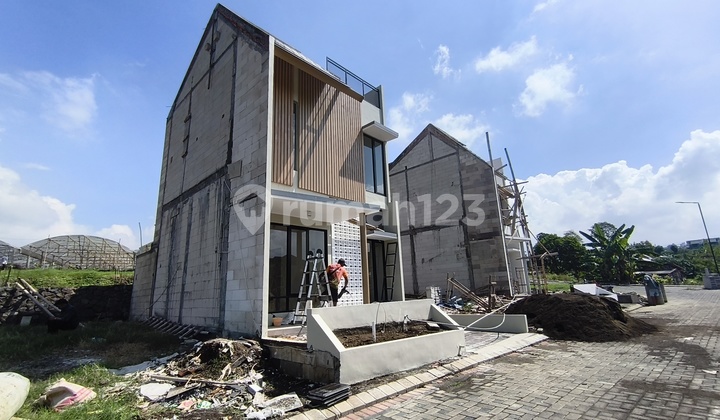 Villa malang murah 3 lantai jaminan passive income 