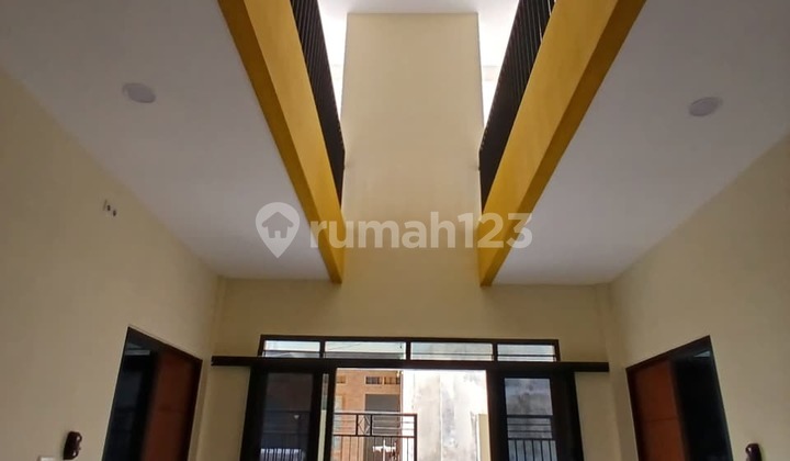 Di jual rukos belakang kampus unmuh strategis 2 lantai Di jual rukos belakang kampus unmuh strategis 2 lantai