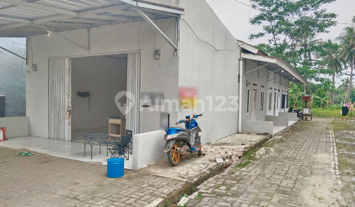 Ruko Jalan Utama Banjar Berikut Kontrakan 3 Pintu Ruko Jalan Utama Banjar Berikut Kontrakan 3 Pintu