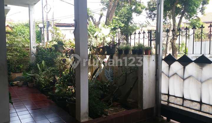Dijual Rumah Besar Di Bintaro Posisi Hook