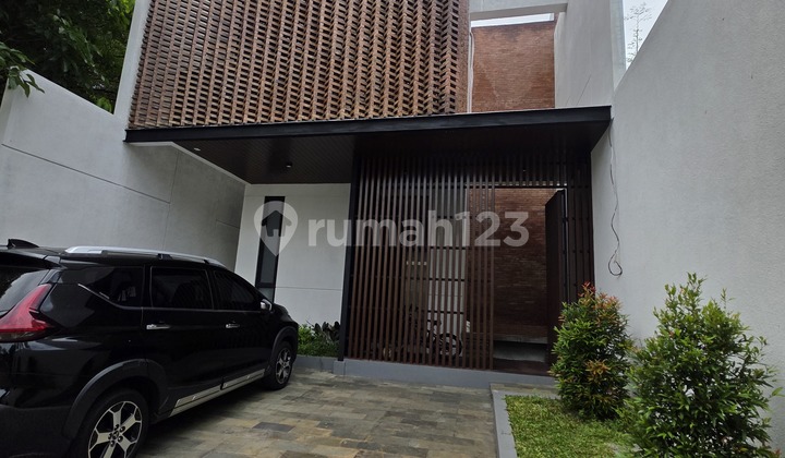 For Rent, Discovery House Bintaro - Swimming Pool