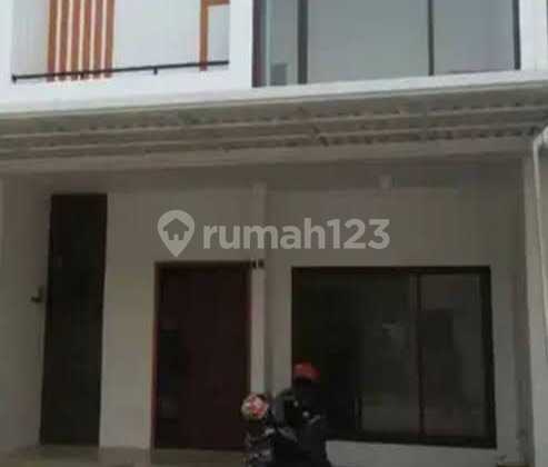 Beautiful 2-Story House in Cluster, Own the Unit Soon, Good House with SHM. Beautiful 2-Story House in Cluster, Own the Unit Soon, Good House with SHM.