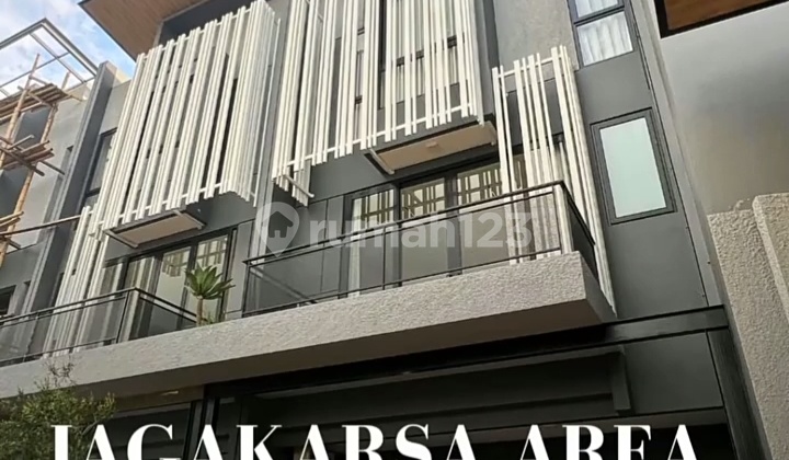 Own the Unit Soon: Three-Story House in a Beautiful Residential Cluster Own the Unit Soon: Three-Story House in a Beautiful Residential Cluster