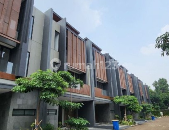 Rumah Tiga Lantai Dalam Cluster Siap Huni Dan Segera Miliki Unitnya 2