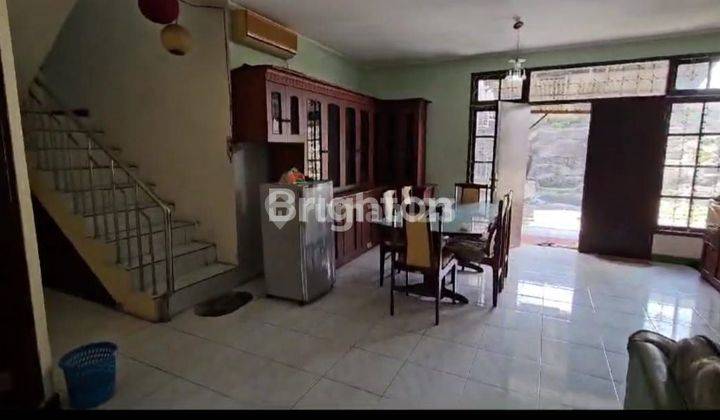 RUMAH BESAR DEPAN BELAKANG ADA HALAMAN DI PERUMAHAN INDAH GATSU  2
