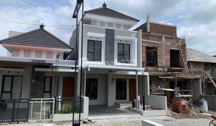 Rumah 2 Lantai Modern Minimalis Dekat Stasiun Prambanan 1