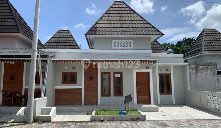 Rumah Joglo Dalam Cluster One Gate System View Persawahan 1