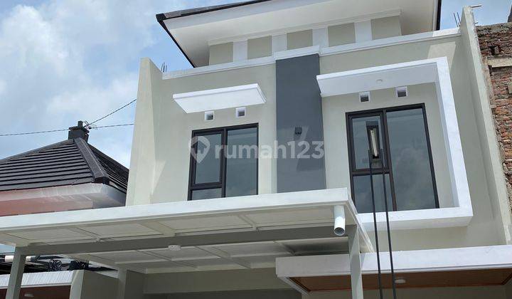 Rumah 2 Lantai Modern Minimalis Dekat Stasiun Prambanan 2