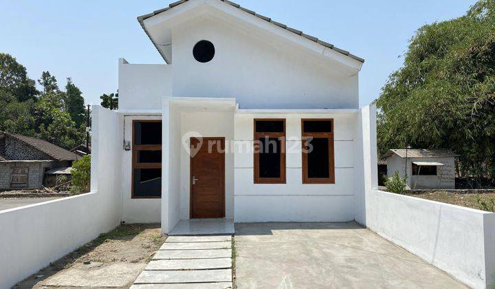 Rumah Minimalis Dalam Cluster Free Design Dekat Stasiun 1