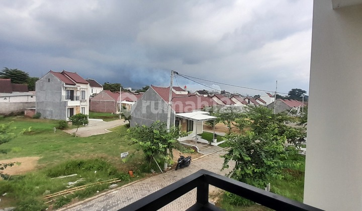 Rumah 2 Lantai Di Perumahan Taman Kayangan Dekat Bsb Semarang 2