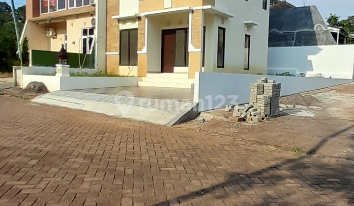 Luxury House Adjacent to BSB City, 10 Million Down Payment All-Inclusive KPR in Ubud Lonjaten 1