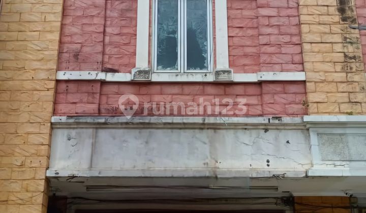 For Sale: Ruko Paramount Centre 2, Gading Serpong, 3 Floors, Near Mall SMS. Facing the Road.